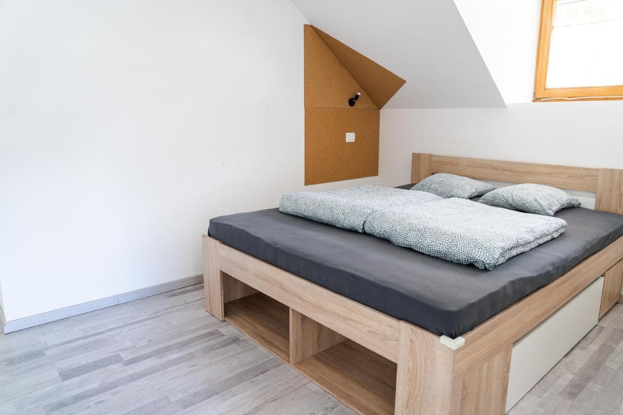 מויסטראנה Idyllic Triglav Forest Retreat - Alps, Trails, Lakes, Falls מראה חיצוני תמונה