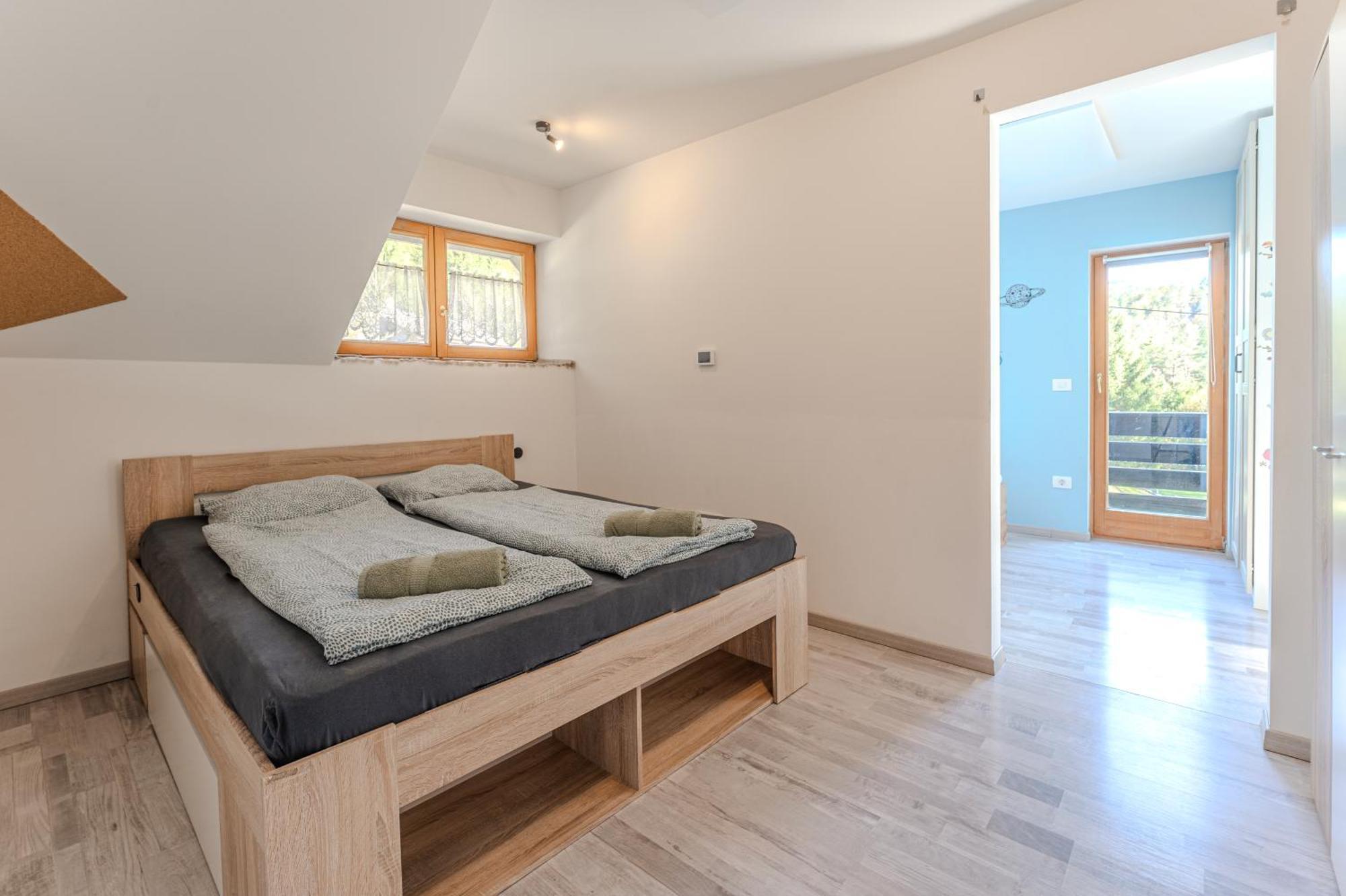 מויסטראנה Idyllic Triglav Forest Retreat - Alps, Trails, Lakes, Falls מראה חיצוני תמונה